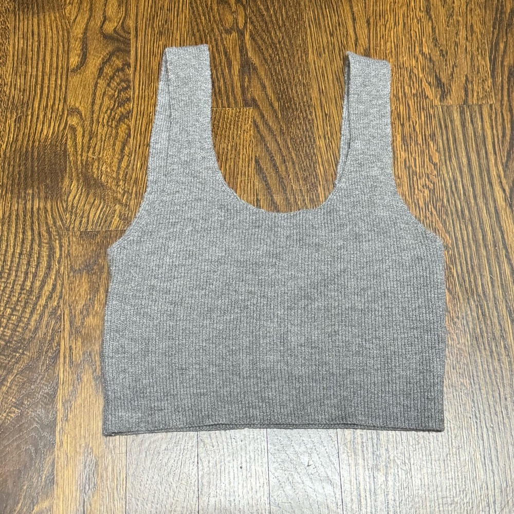 Mango Ribbed Crop Top in Gray - Size: S